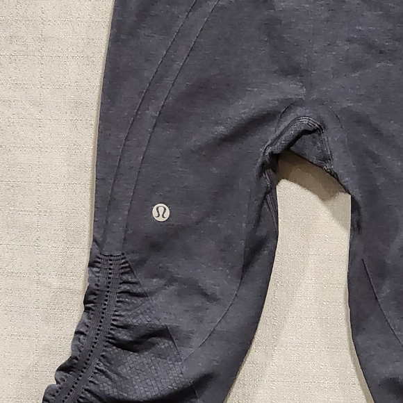 lululemon in the flow crop womens size 4 - Picture 3 of 5